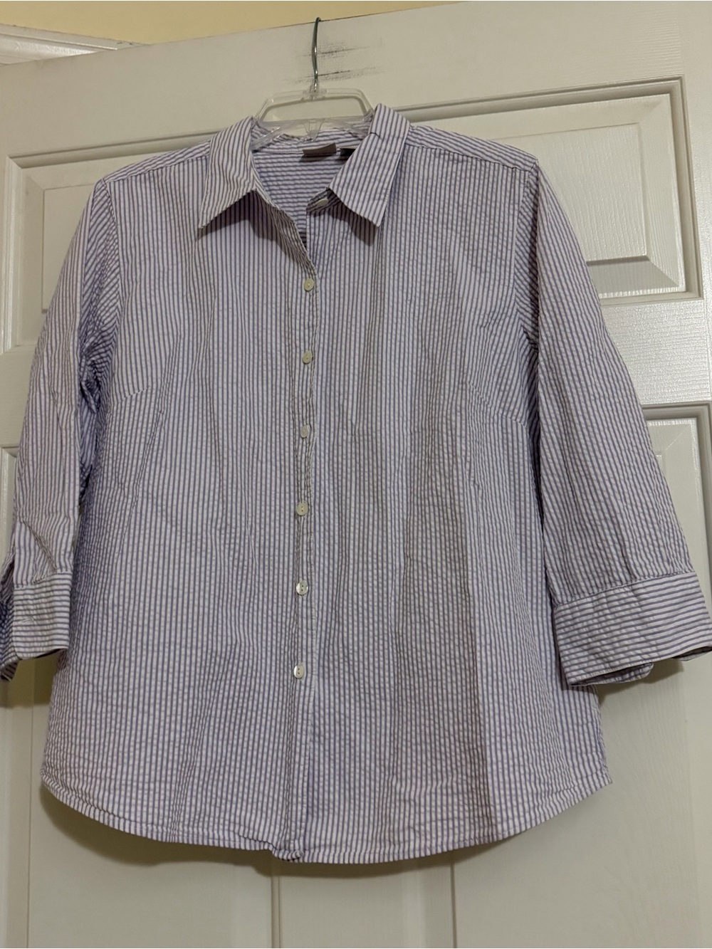 L.L.Bean Women’s Lavender & White Striped Seersucker Button Down Shirt Size L